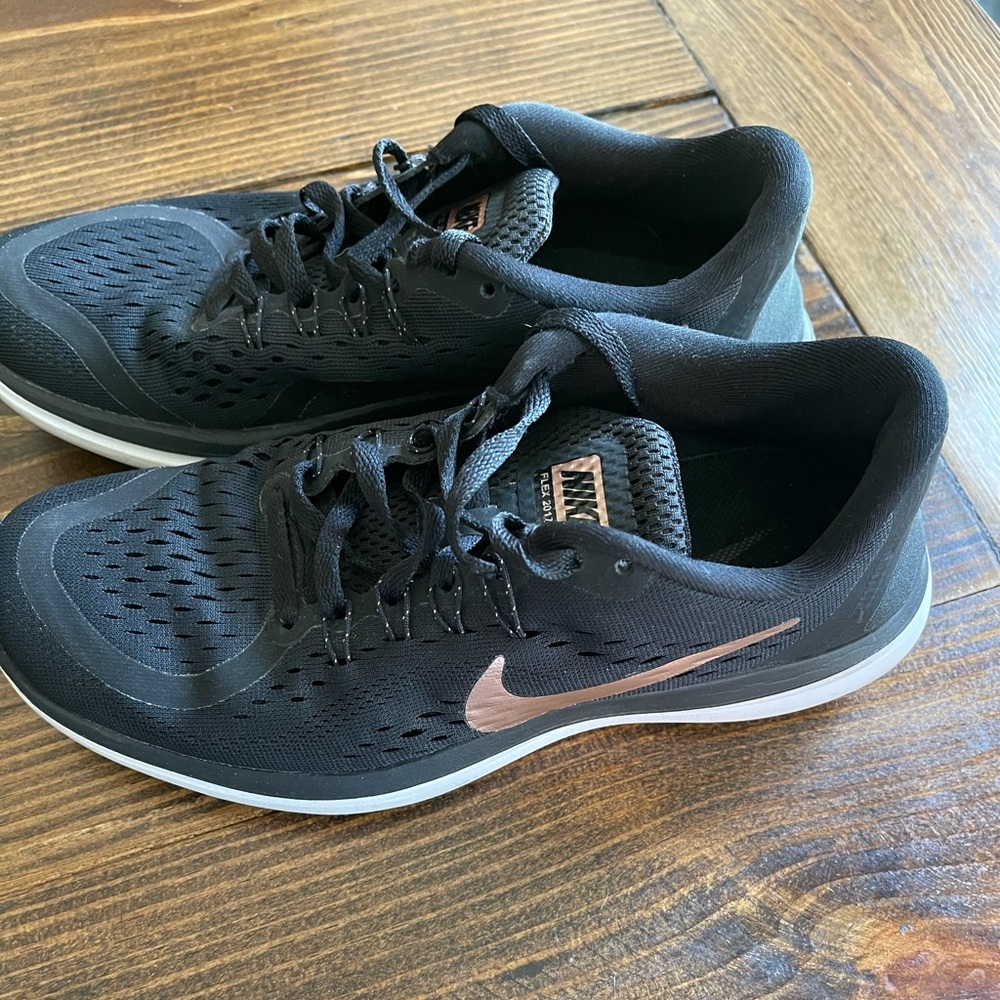 Nike Flex Runners